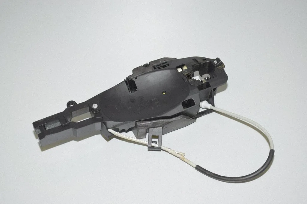 Rear door exterior handle/bracket 7193264