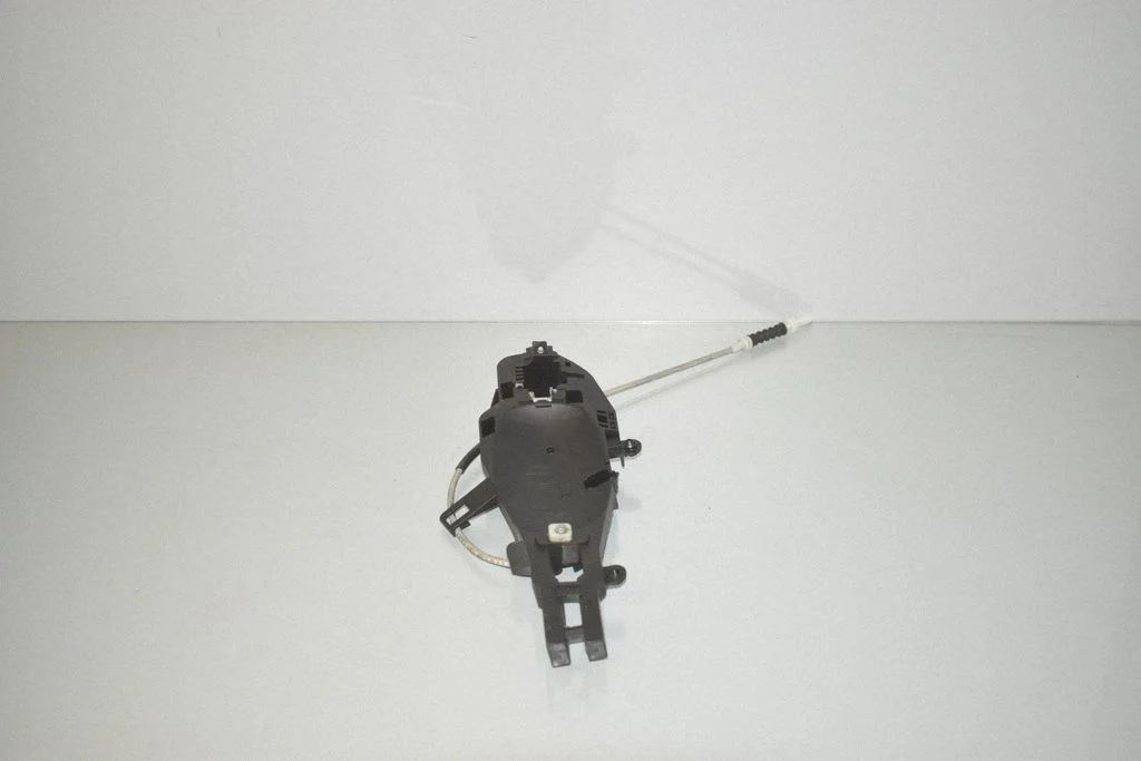 Rear door exterior handle/bracket 7193263