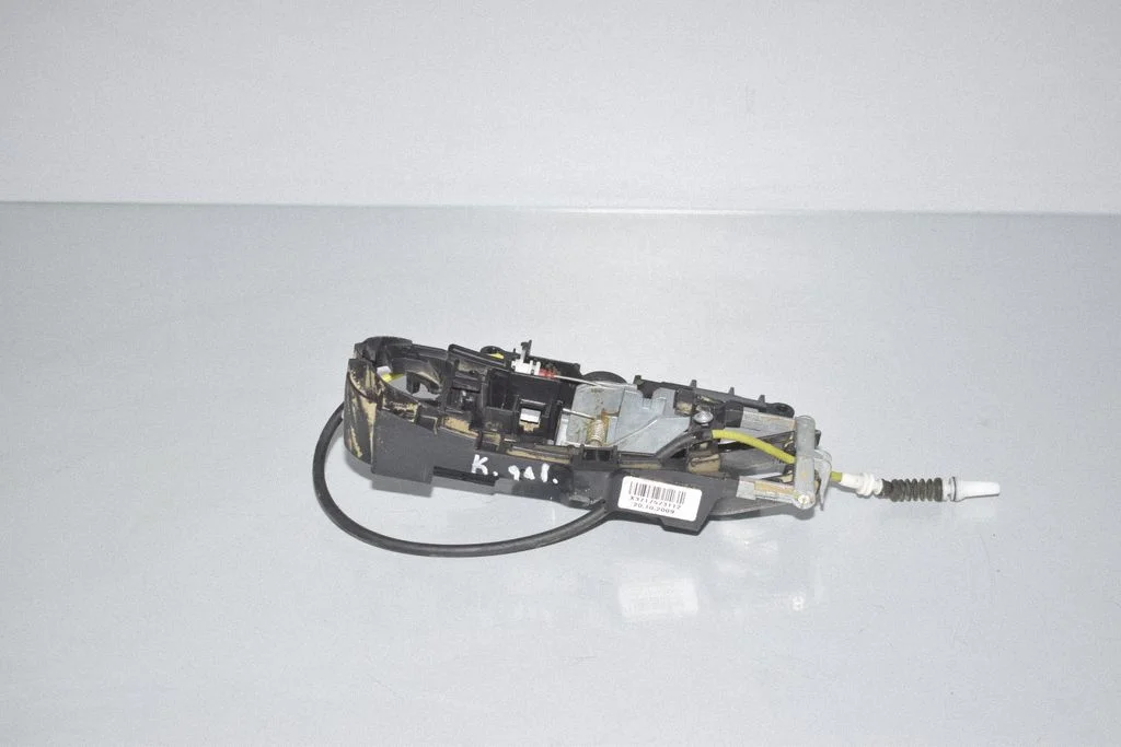Rear door exterior handle/bracket 7175731