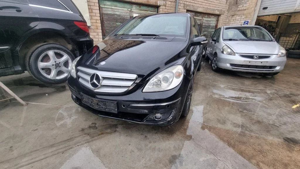 Mercedes-Benz B-class (W245, W246/W242)