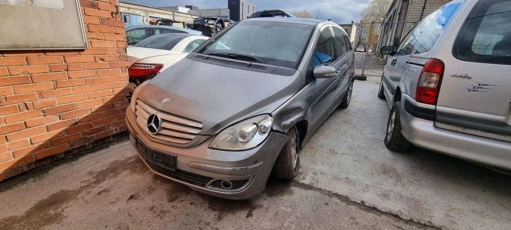 Mercedes-Benz B-class (W245, W246/W242)