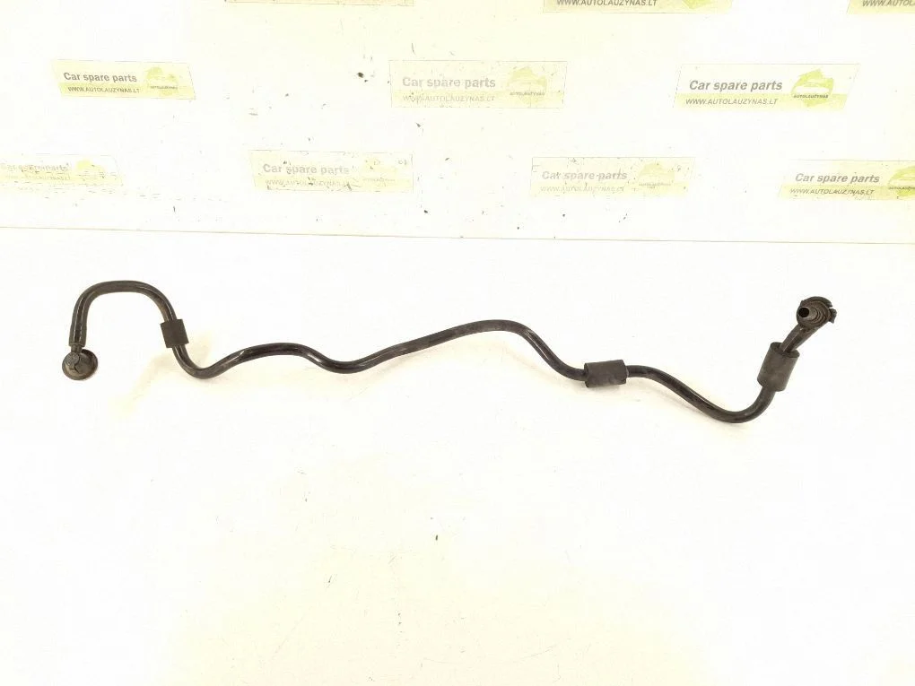 Brake line pipe/hose – front