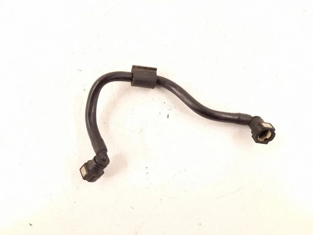Brake line pipe/hose – front