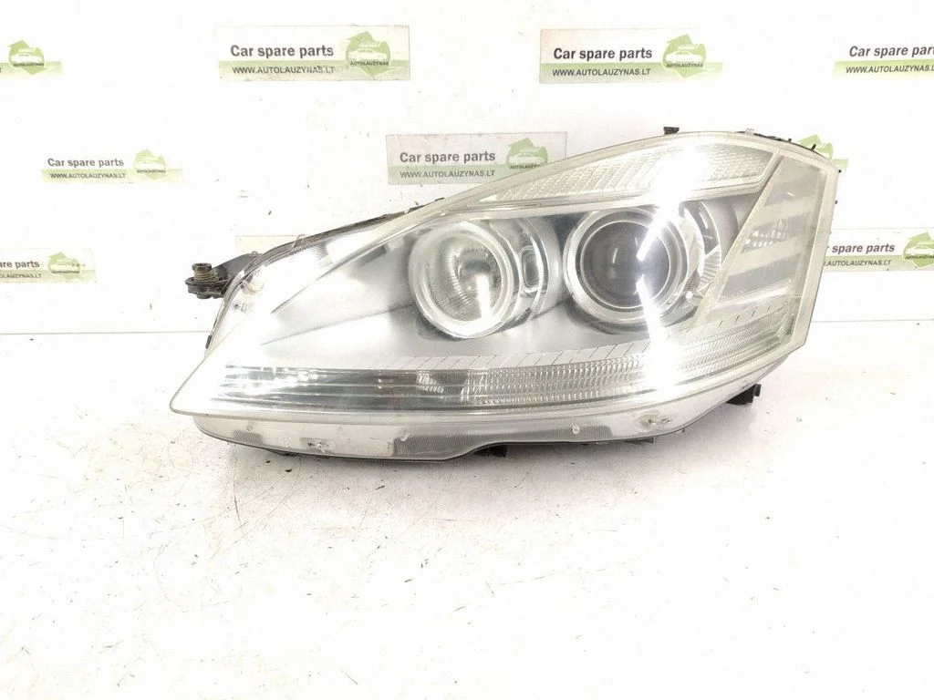 Headlight/headlamp – left