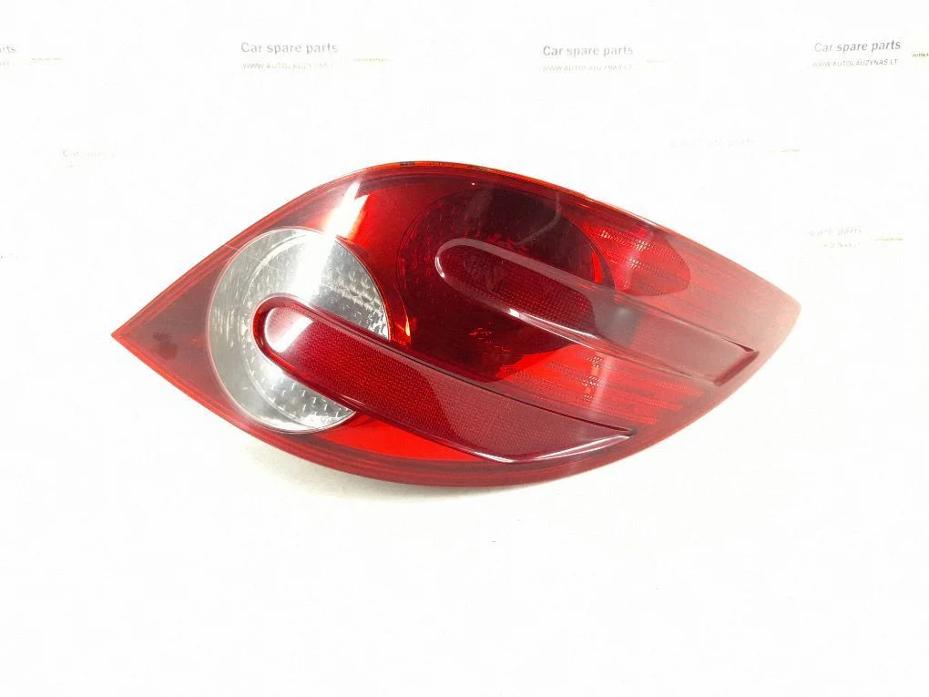 Lampa tylna w błotniku 2518200264