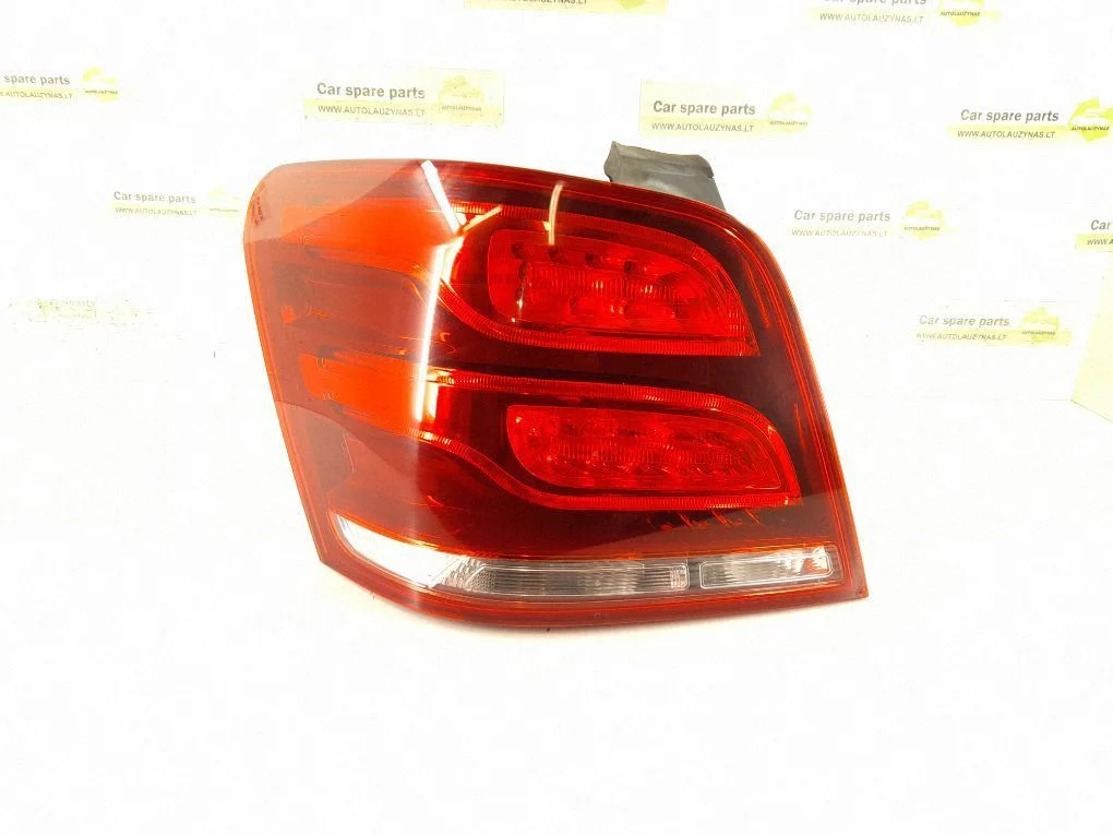 Lampa tylna w błotniku 2049060157