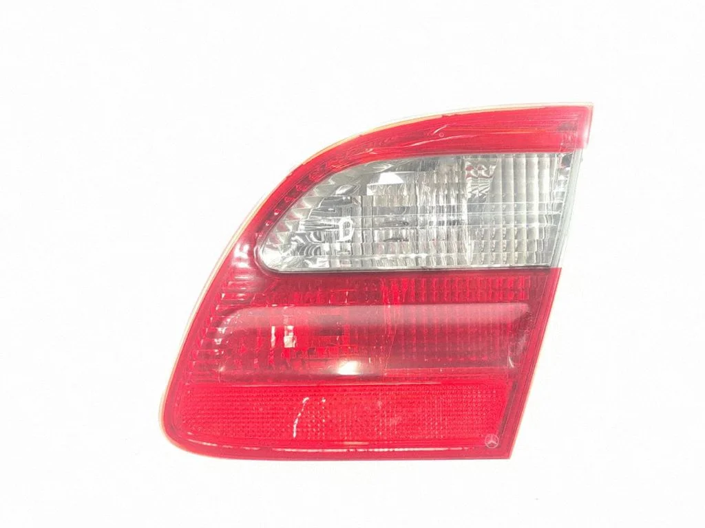 Lampa tylna w klapie 2118203064