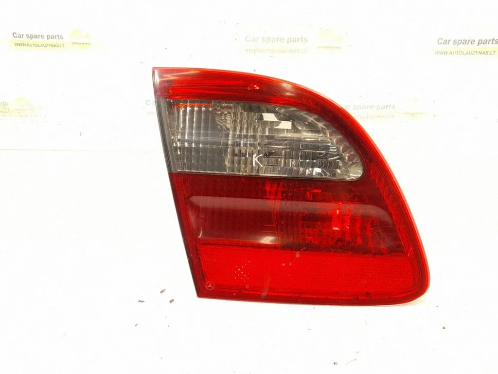 Lampa tylna w klapie 2118202964