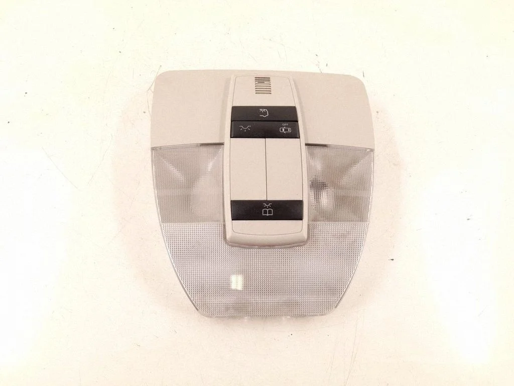 Esiistmete valgustustuli 1698203901 – Mercedes-Benz B-klass W245 (2005-2011)