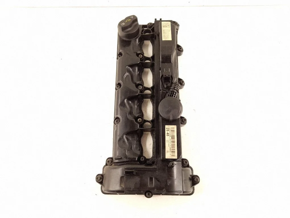 Rocker cam cover – Mercedes-Benz E-Class W212 (2009-2016)