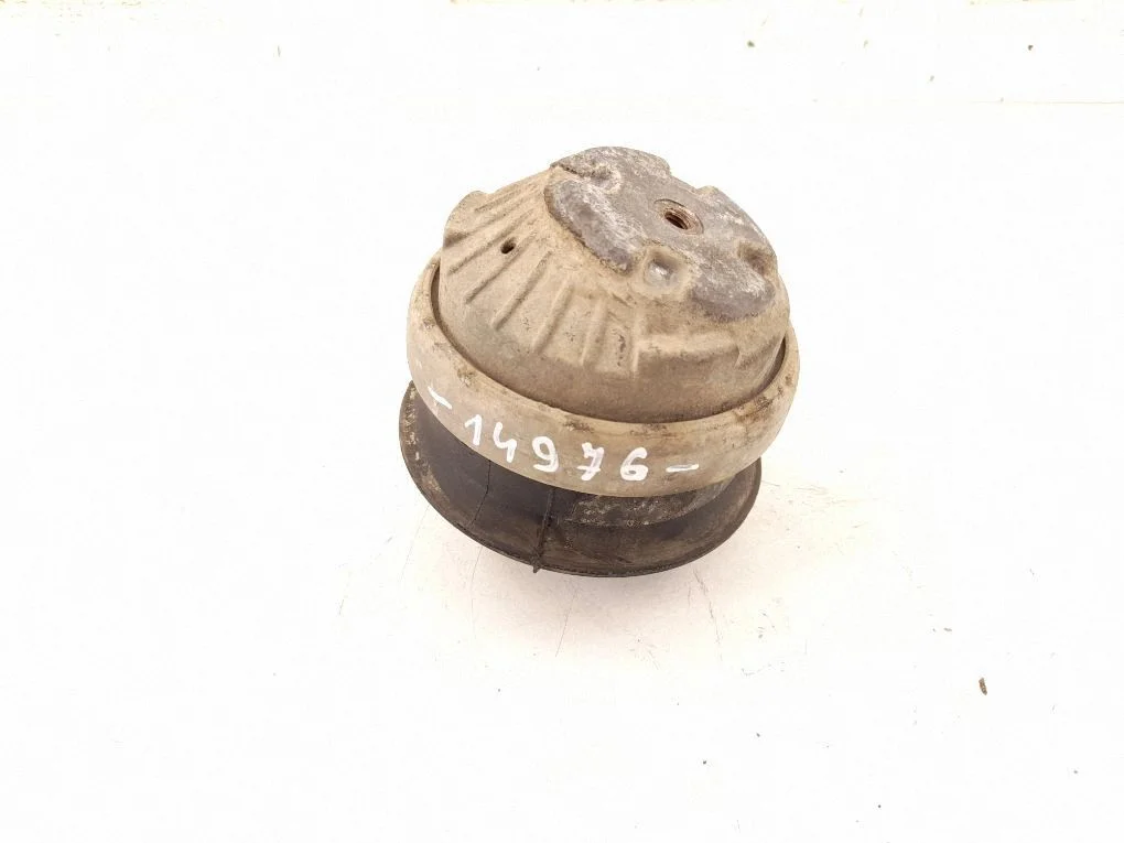 Engine mount bracket A2102400617