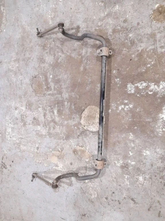 Stabilizator przedni – przód