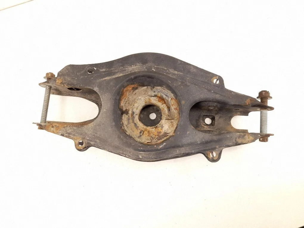 Rear control arm 2043502006