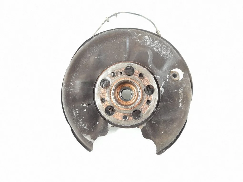 Rear wheel hub – rear right