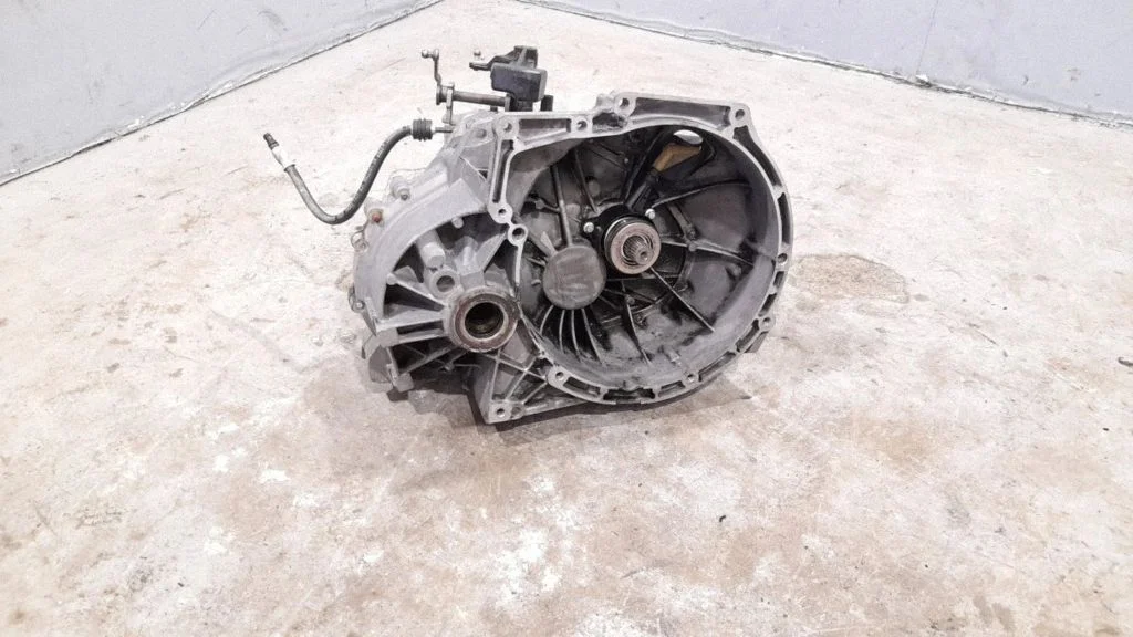Manual 5 speed gearbox R3T9A