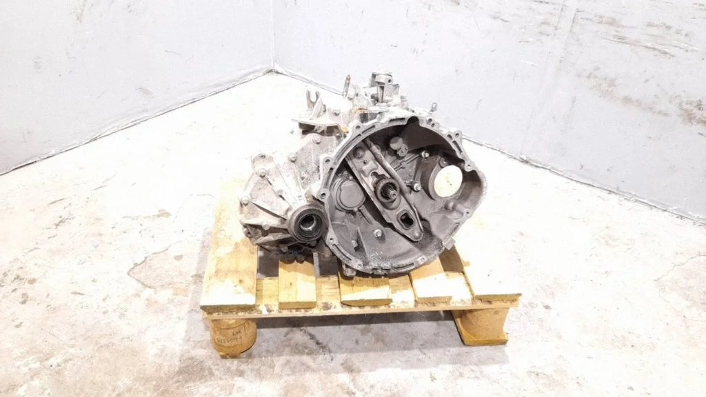 Mechaninė 5 pavarų dėžė
