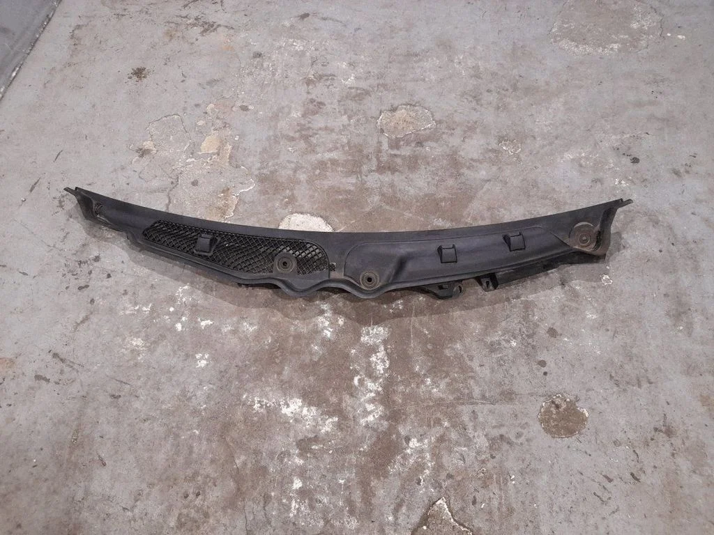 Wiper trim 2048303213