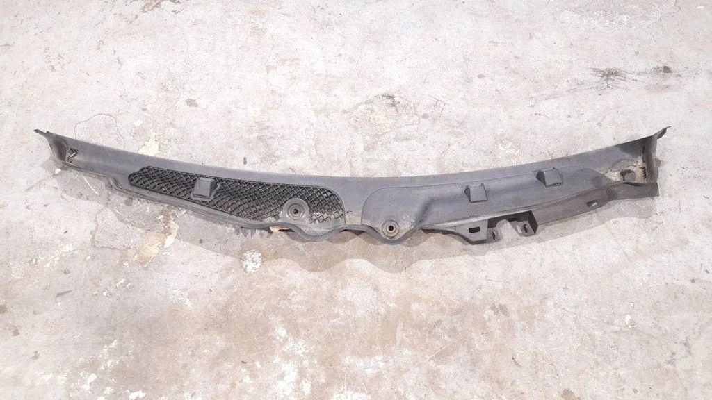 Wiper trim 2048303213
