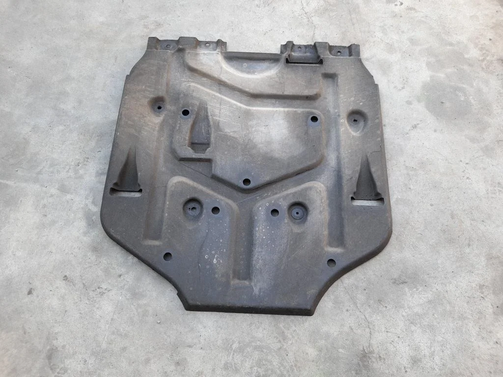 Engine splash shield/under tray 2515240030