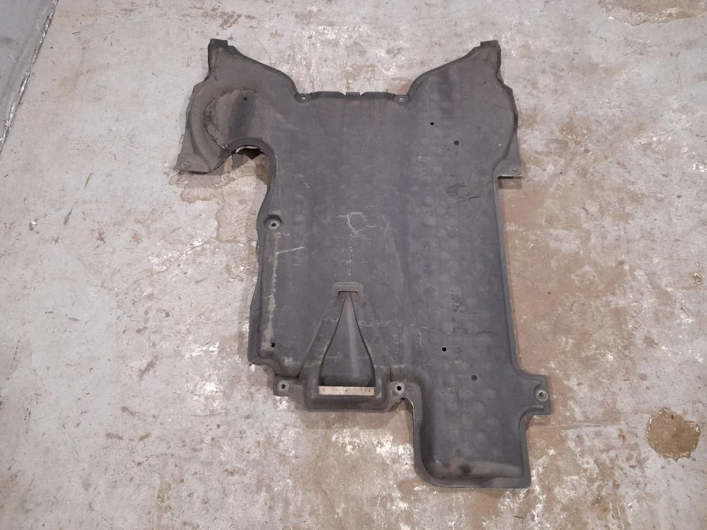 Engine splash shield/under tray 2045241125