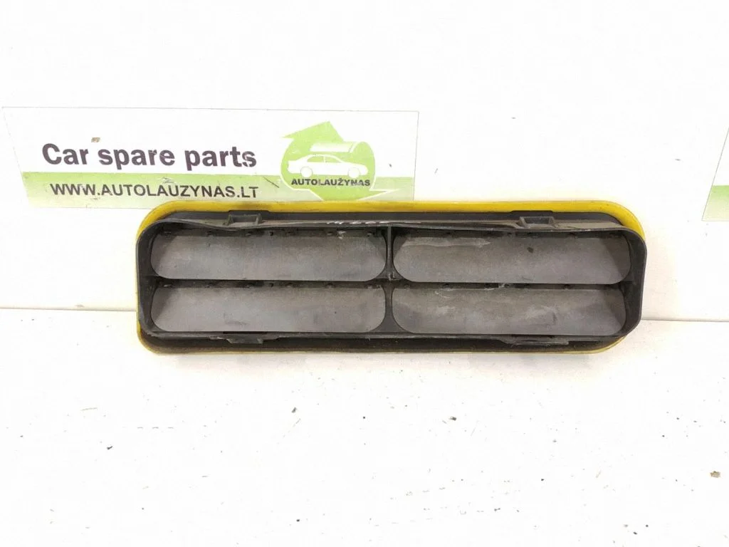 Quarter panel pressure vent