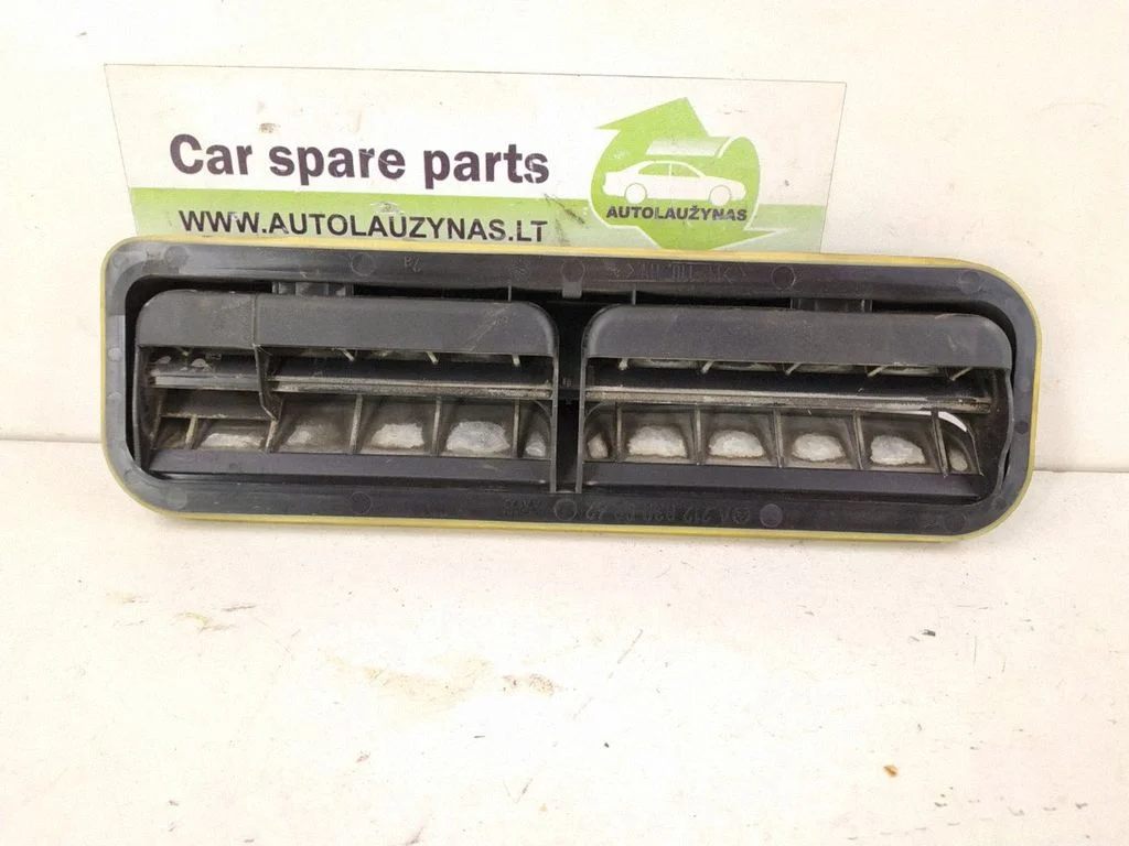 Quarter panel pressure vent – Mercedes-Benz E-Class W212 (2009-2016)