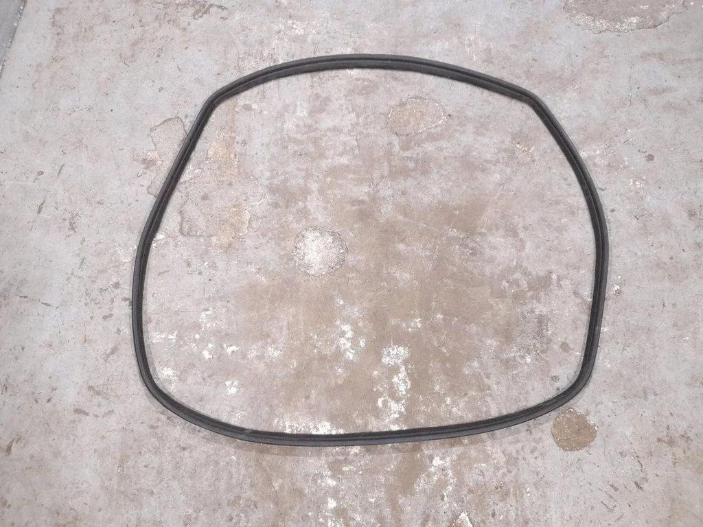 Bagažinės sandarinimo guma (ant kėbulo)