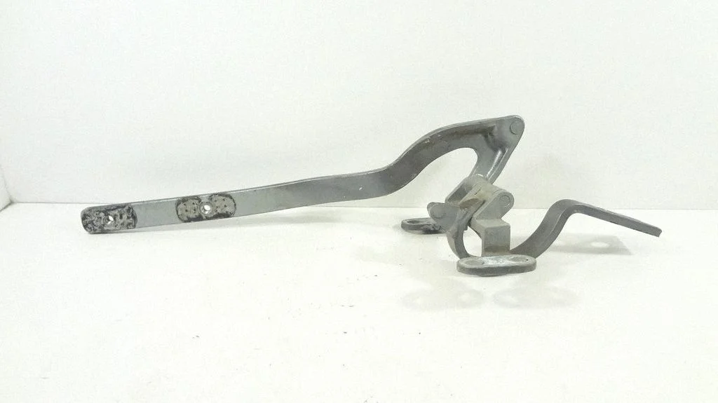 Tailgate/trunk/boot hinge 7L5827302B