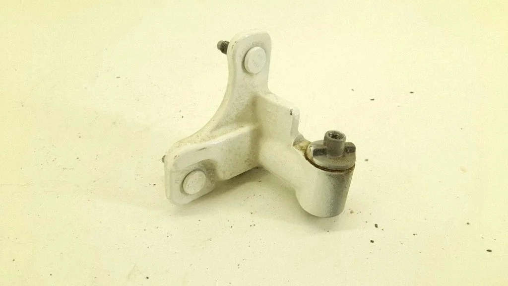 Front door lower hinge 2047201237