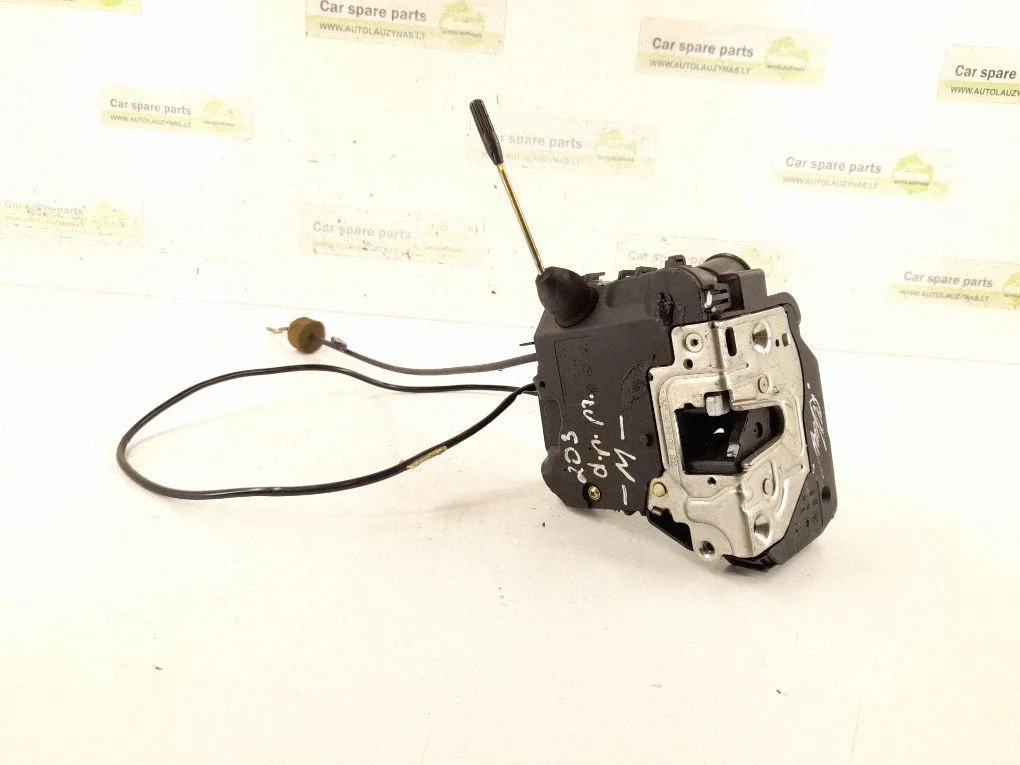 Front door lock 2037200435