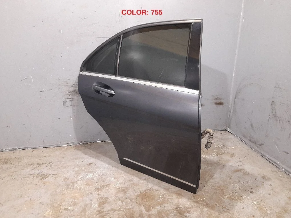 Rear door 2047320210