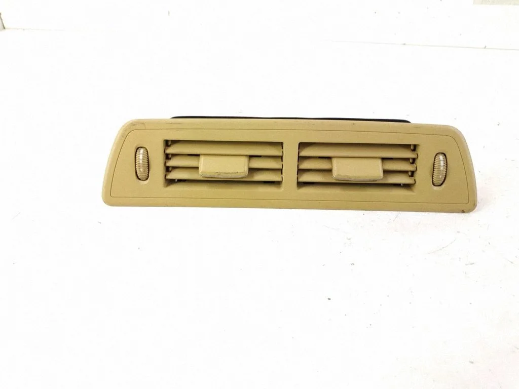 Rear air vent grill 1648301054