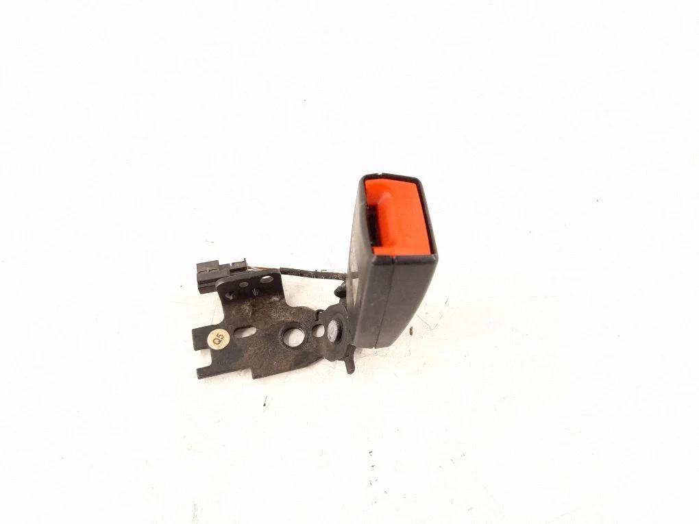 Rear seatbelt buckle 2138600569