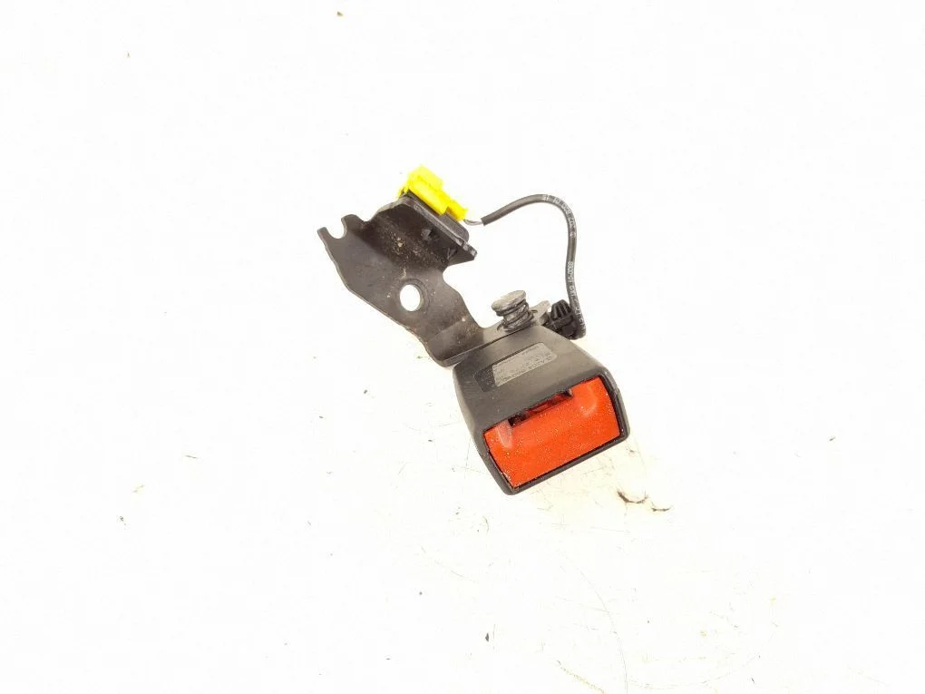 Rear seatbelt buckle 2048601069