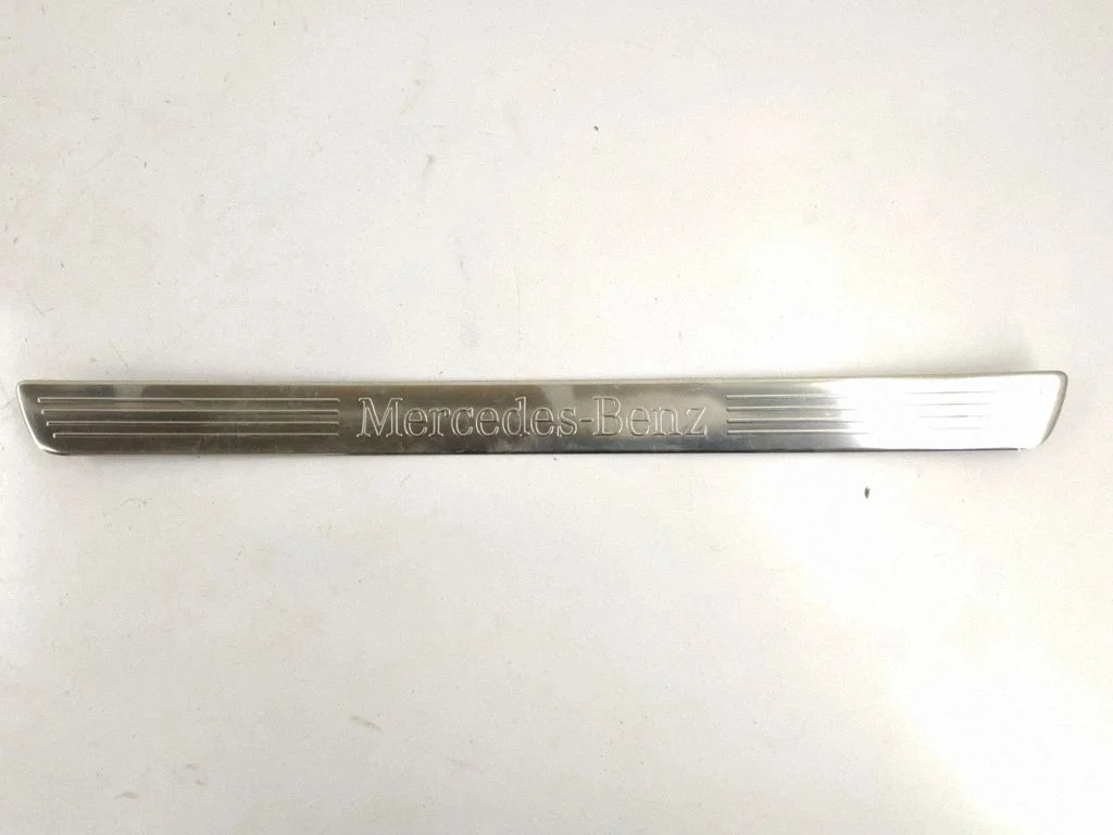 Front sill trim cover – Mercedes-Benz S-Class W222 (2013-)