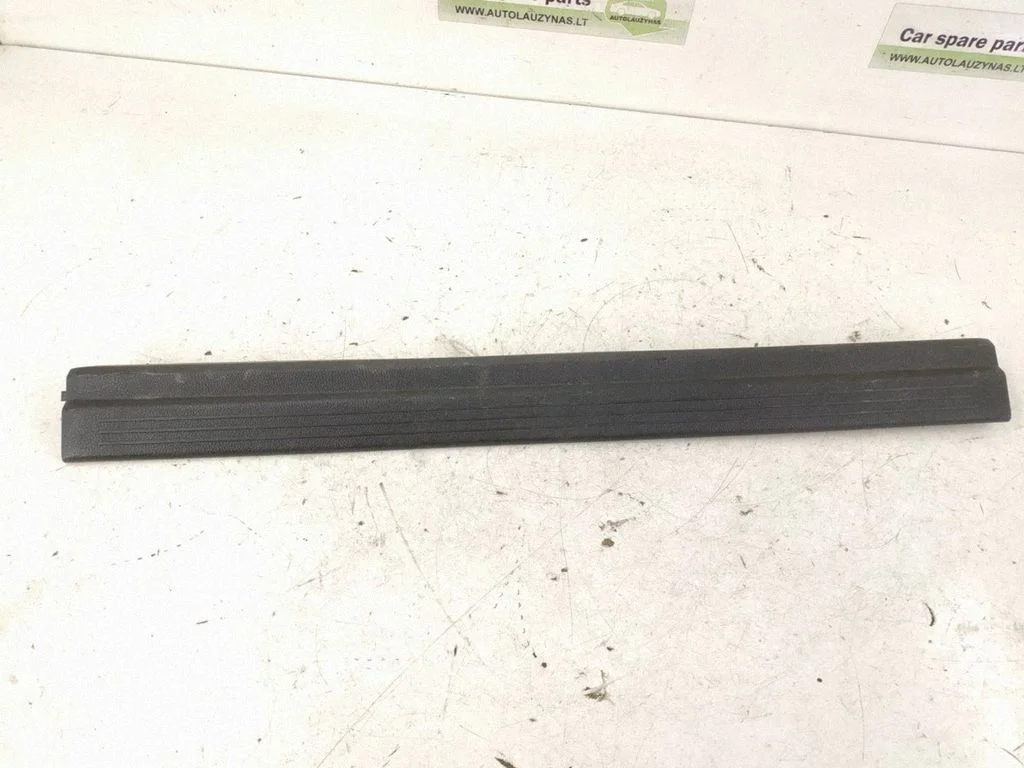 Front sill trim cover 2046860036