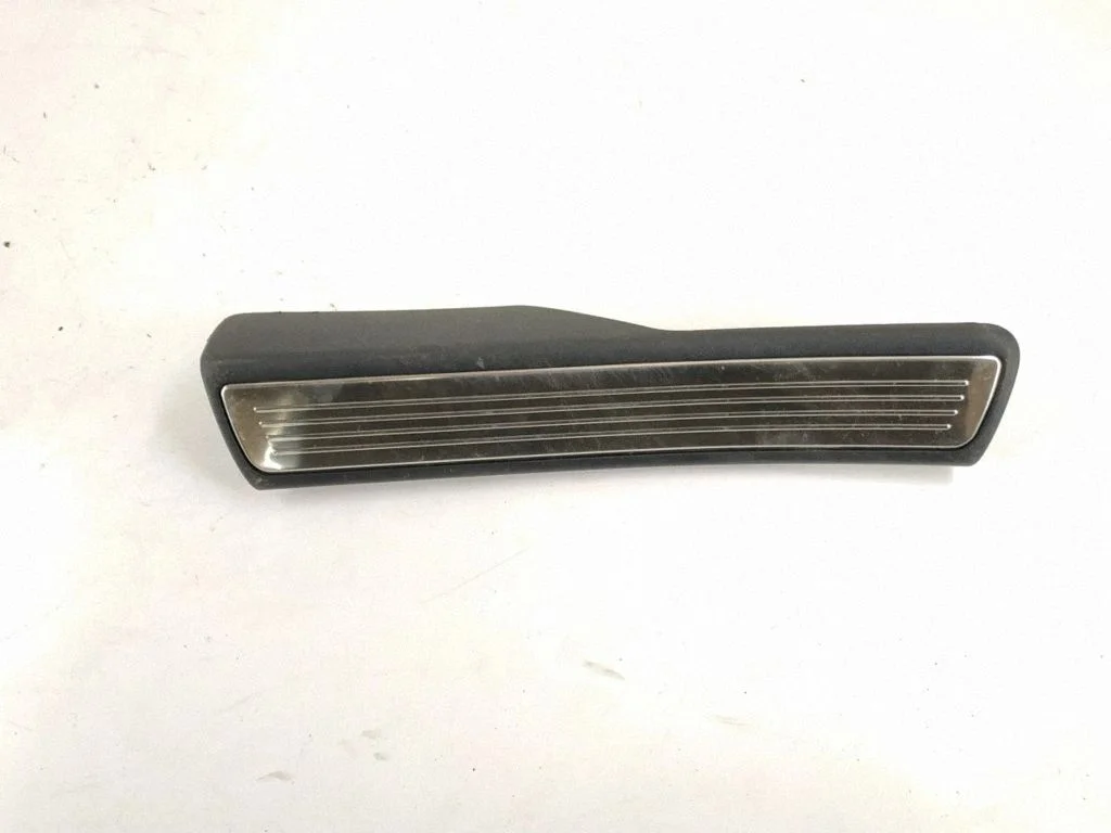 Rear sill trim cover 2226800835