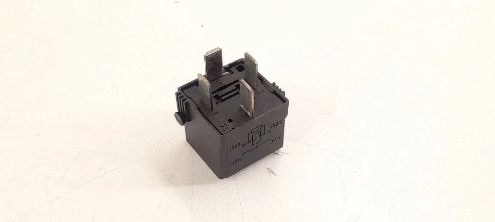 Cruise control relay 0009828023