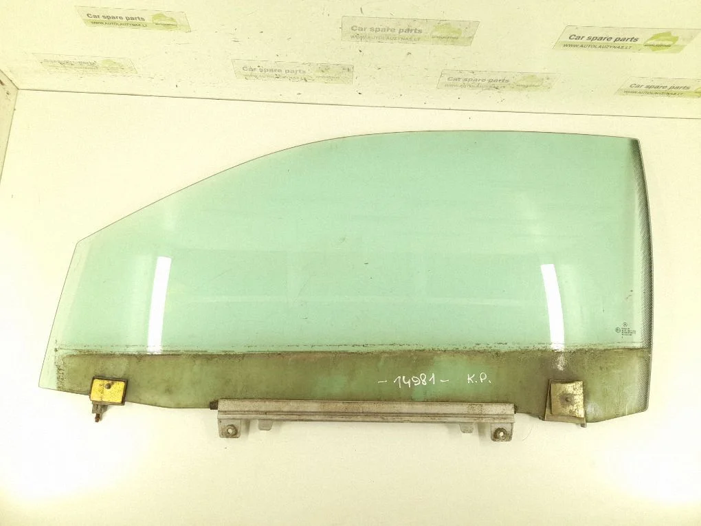 Front door window glass four-door 2087200718