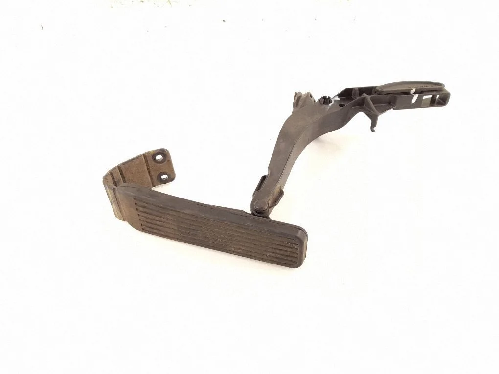 Accelerator throttle pedal 1243011320
