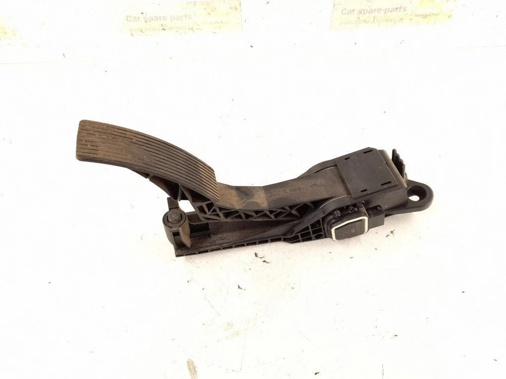 Accelerator throttle pedal 1643000004