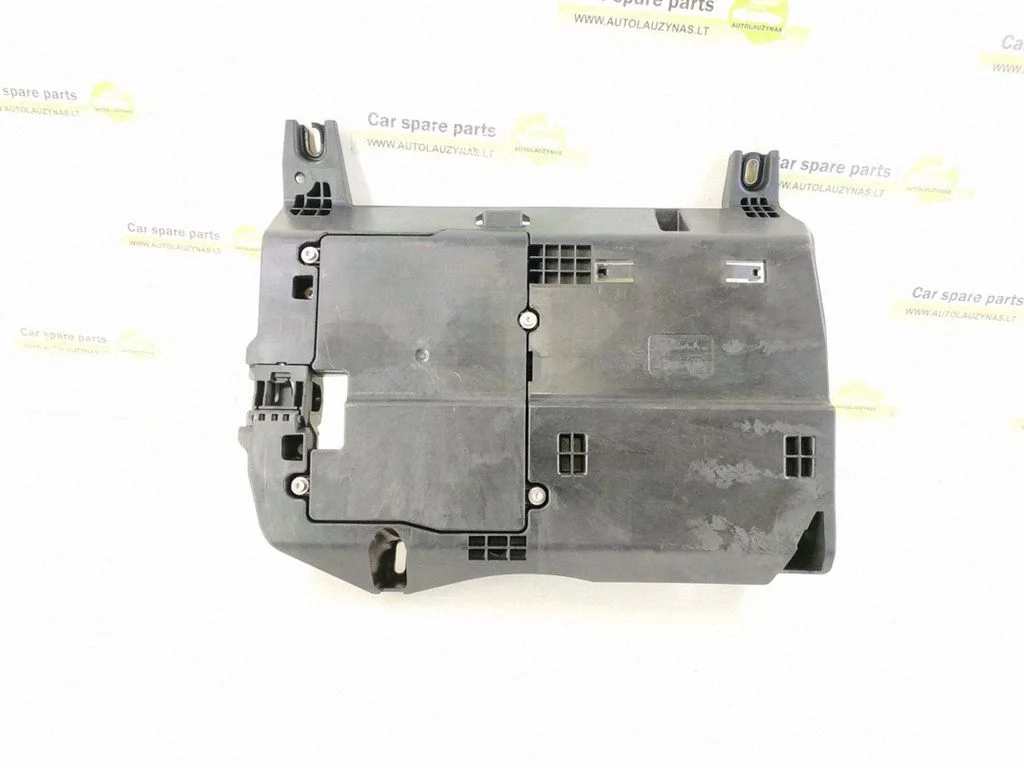 Fuse box cover 2475402406