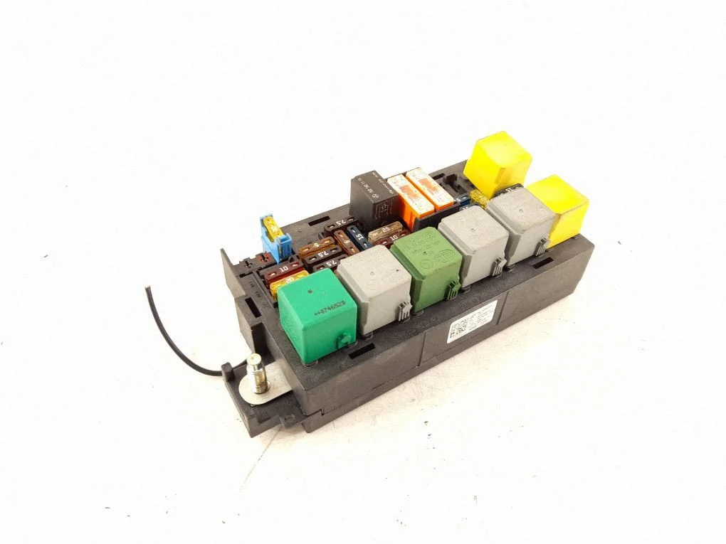 Fuse box set 1645403472