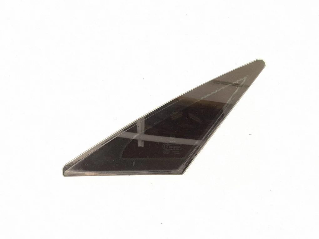 Rear side window 2076700439