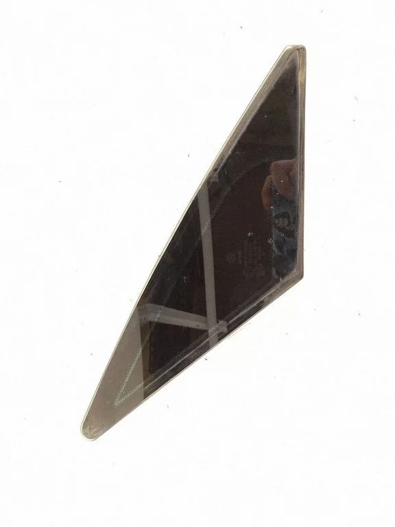 Rear side window 2076700339