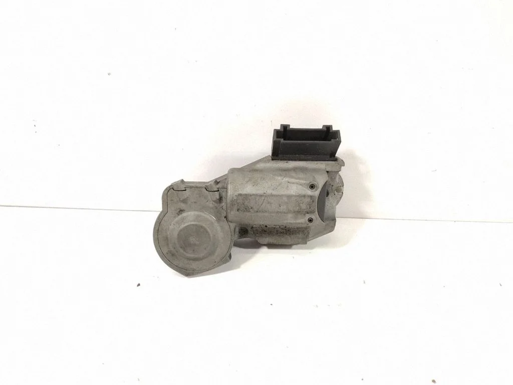 Steering wheel lock – Mercedes-Benz C-Class W203 (2000-2007)