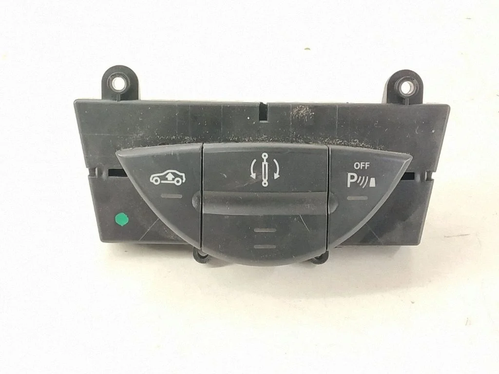 Parking (PDC) sensor switch – Mercedes-Benz E-Class W211 (2002-2009)