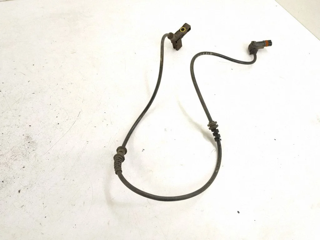 Brake pads wear sensor – Mercedes-Benz E-Class W212 (2009-2016)