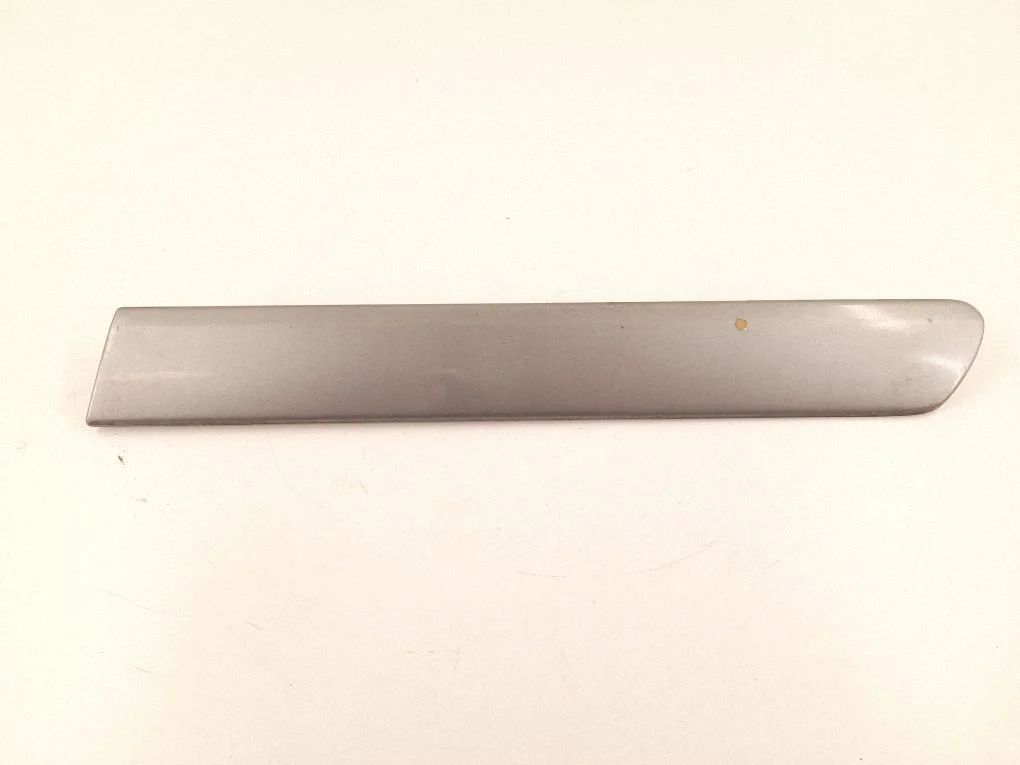 Rear fender molding trim 2086900362