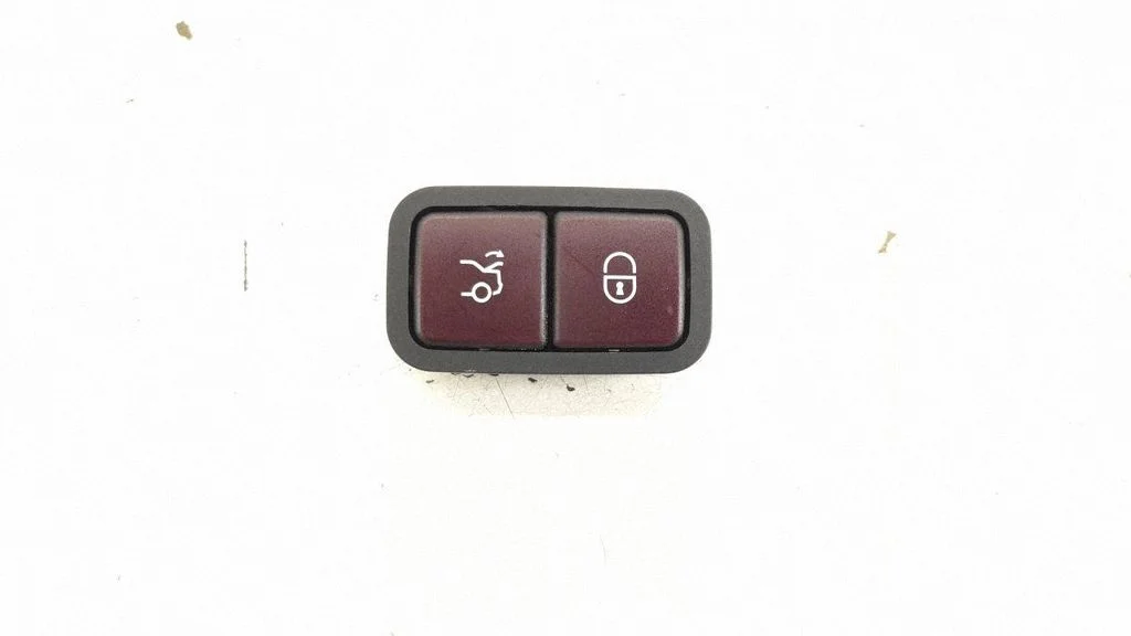 Tailgate opening switch – Mercedes-Benz C-Class W205 (2014-2021)